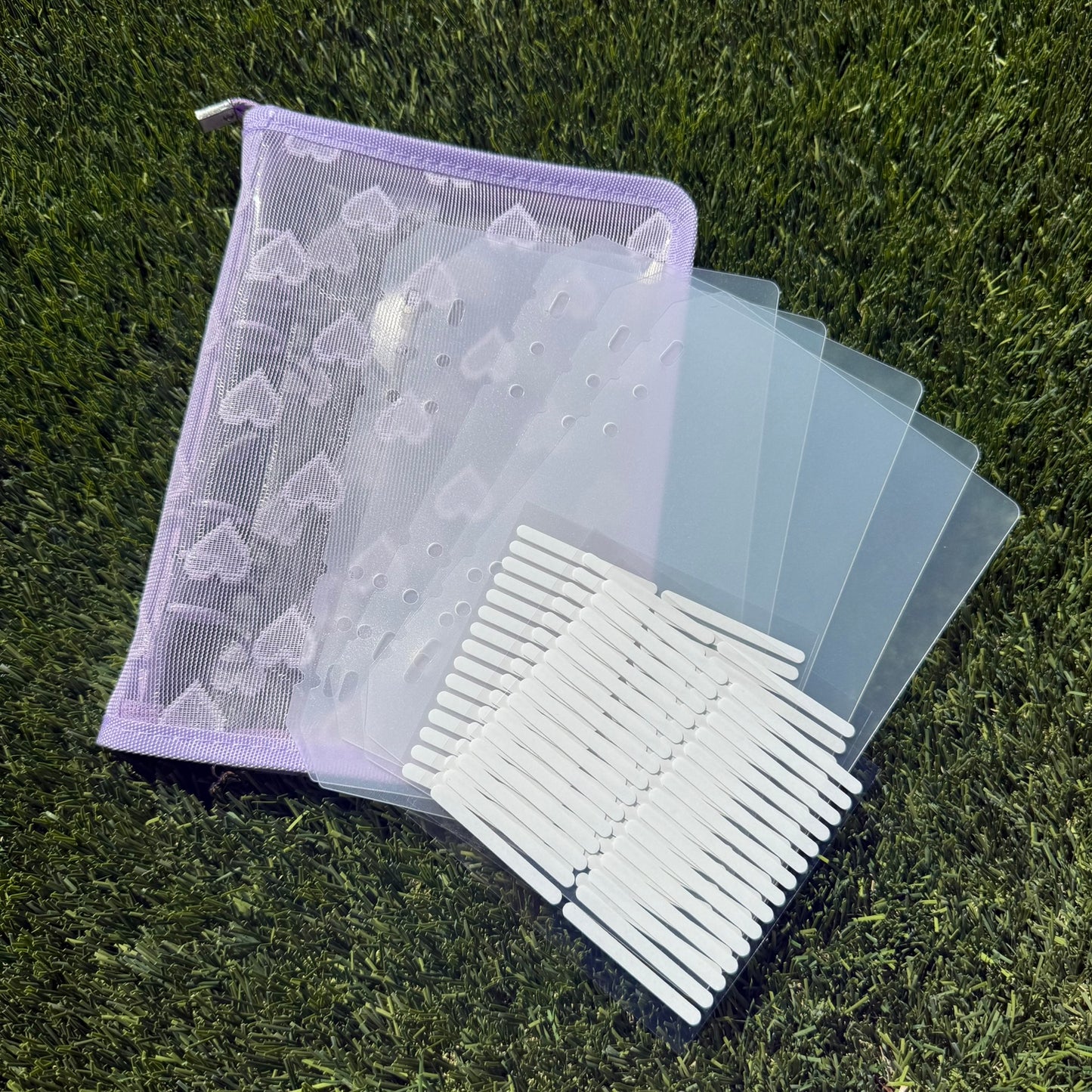 PRESS-ON NAIL BINDER (HEARTS)