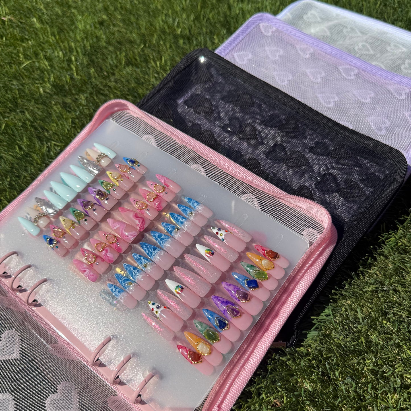 PRESS-ON NAIL BINDER (HEARTS)